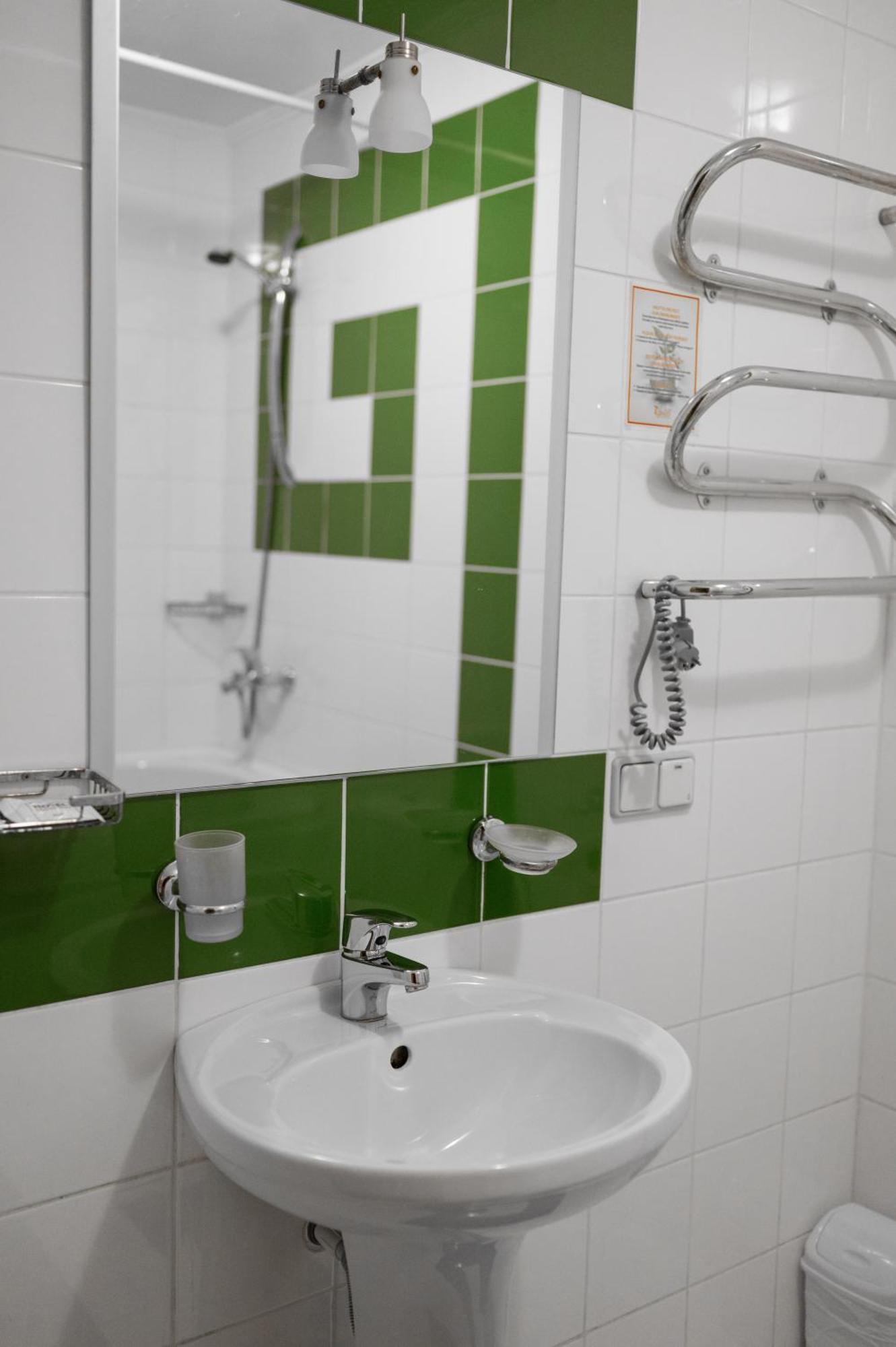 7 Days Hotel Kamyanets-Podilskyi Extérieur photo
